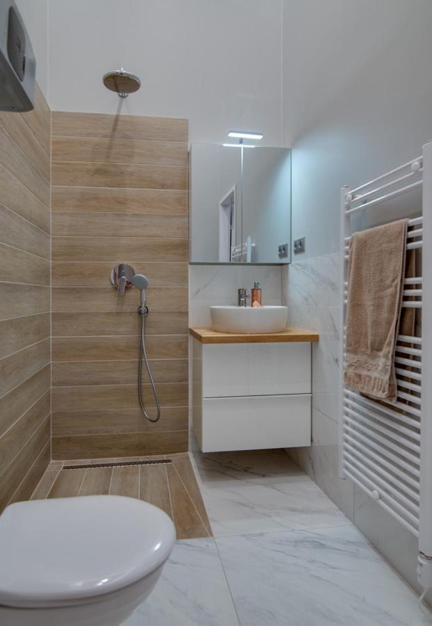 Helios Downtown Martha Apartment บูดาเปสต์ ภายนอก รูปภาพ